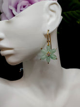Elegant Aventurine Flower Light Green Earring